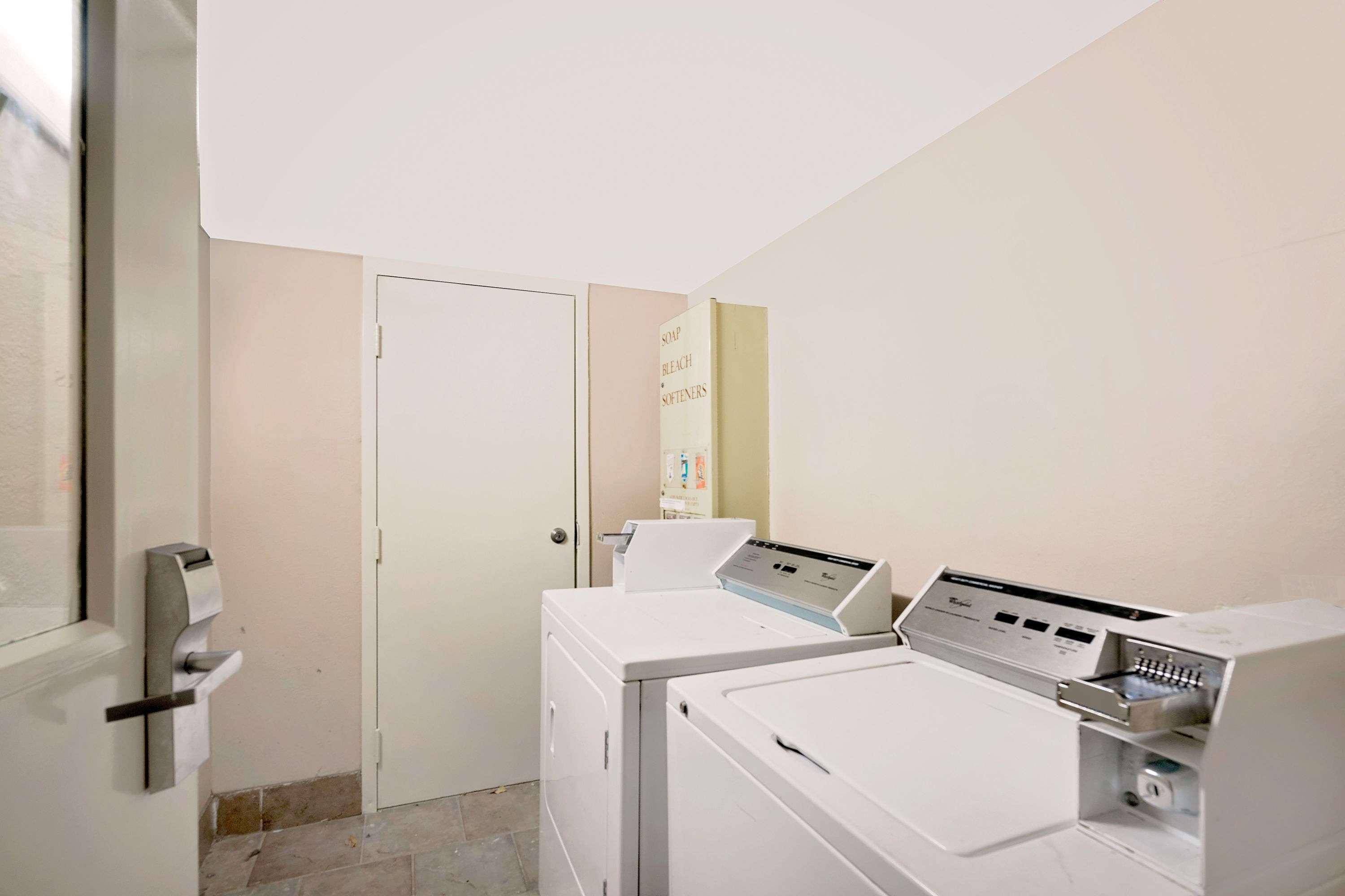 Super 8 By Wyndham Hermitage Nashville Extérieur photo
